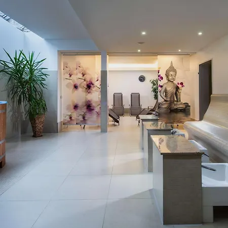 Western Seminarius Hotel 3*
