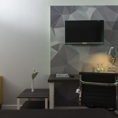 Western Seminarius 3*