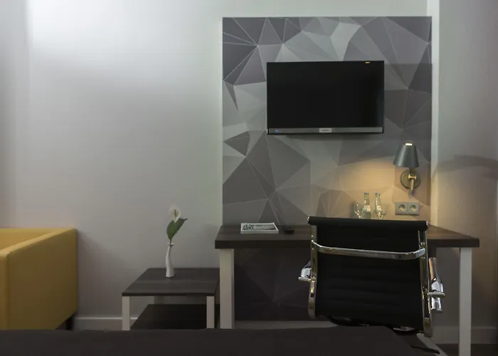 Western Seminarius 3*